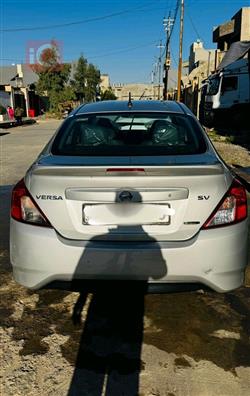 نيسان فيرسا